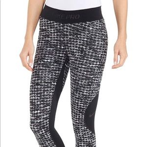NIKE PRO LEGGINGS